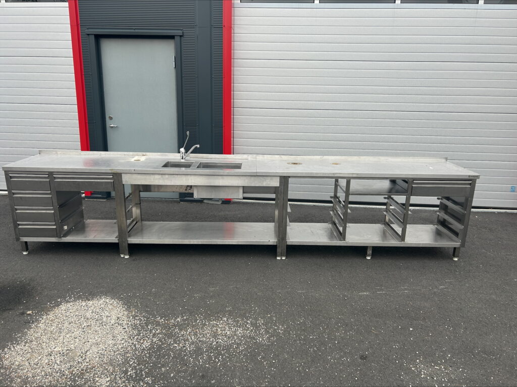 Rustfri bar benk 420x60 med kum