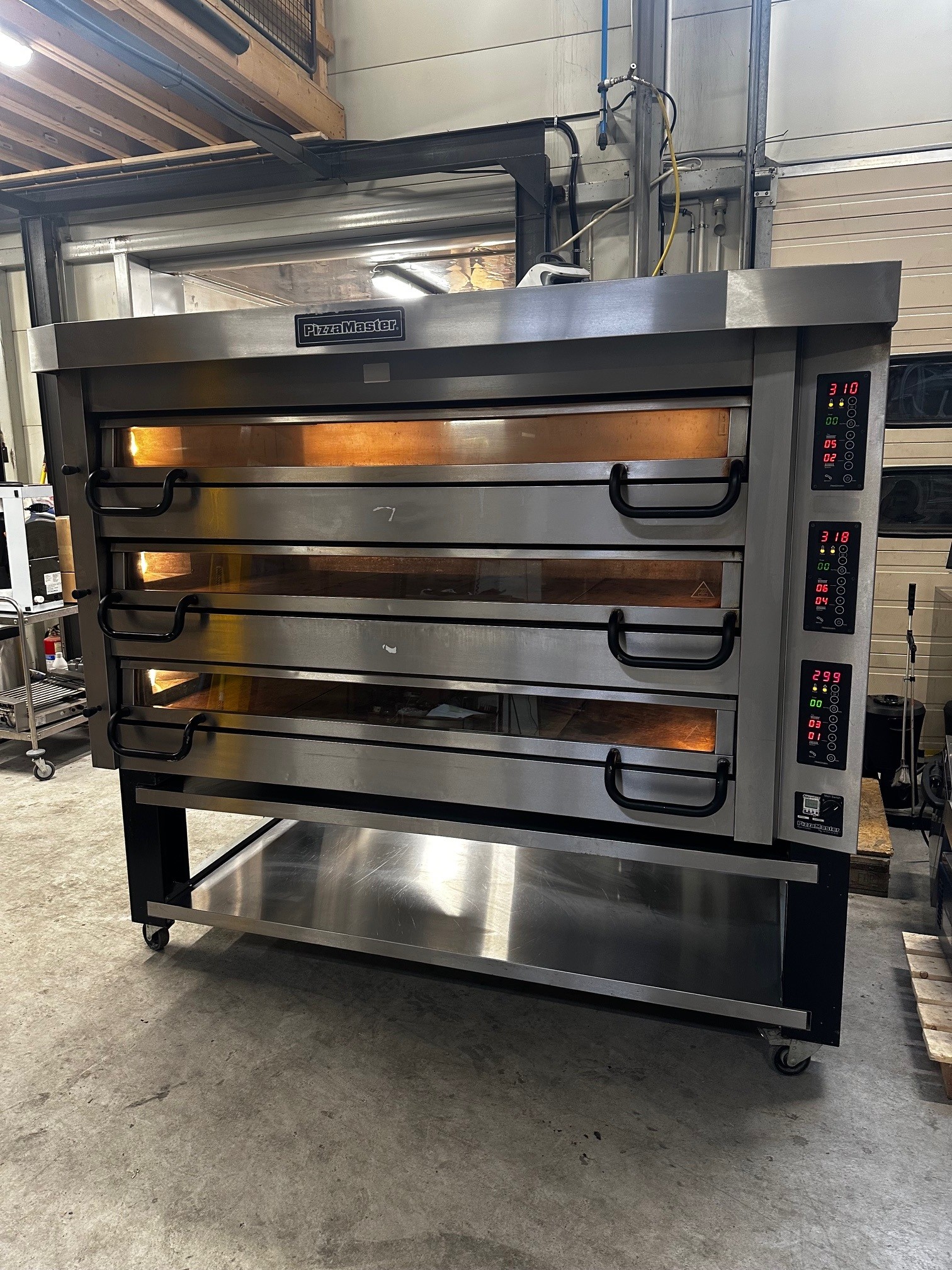 Pizzamaster 843ED 8+8+8x 40cm Pizza