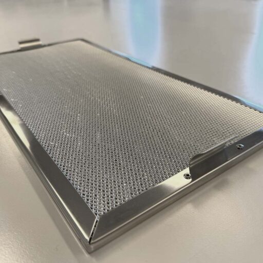 Fettfilter filtercelle storkjøkken ventilasjon 50x25cm detaljbilde skrå