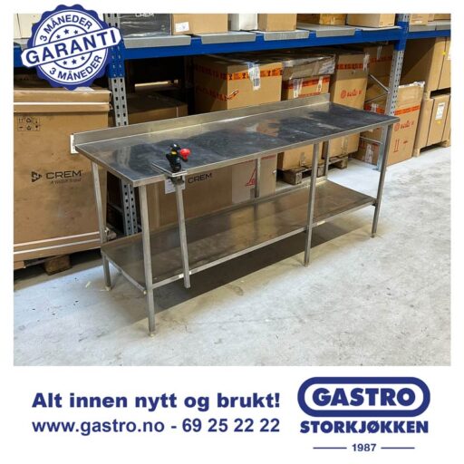 Benk i rustfritt stål med bokseåpner og oppkant